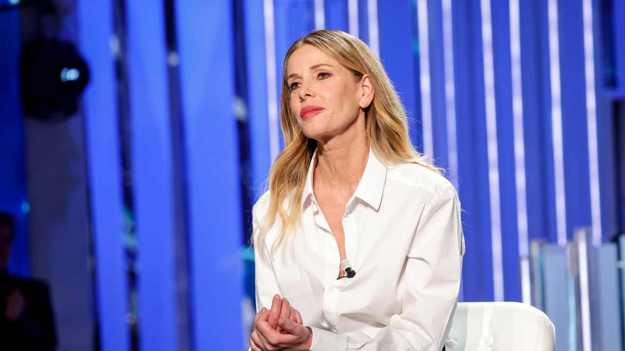 Alessia Marcuzzi camicia bianca