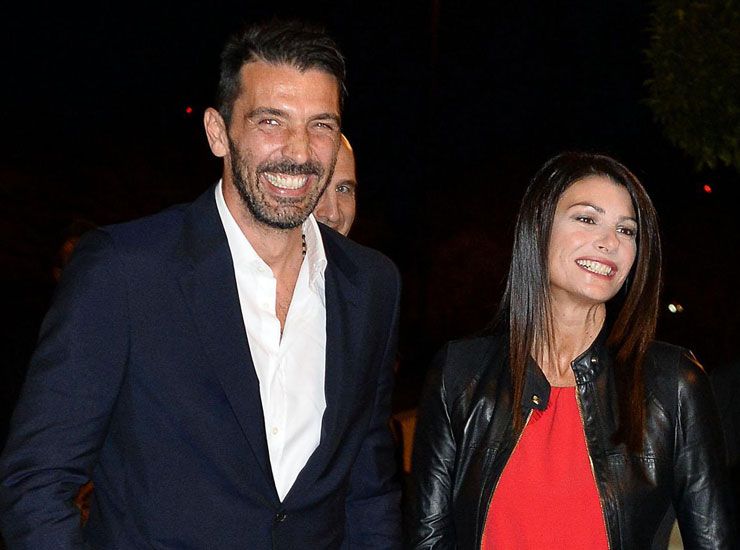 Gianluigi Buffon e Ilaria D'Amico felici