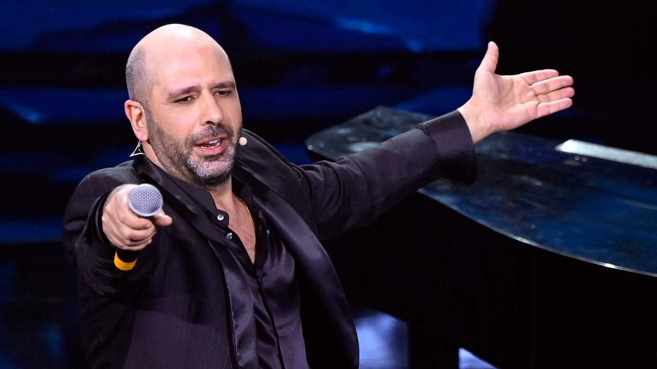 Checco Zalone camicia in raso nera