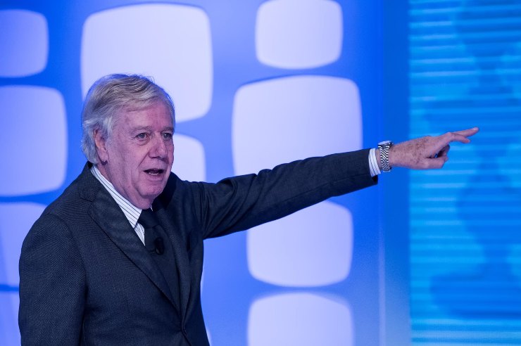Claudio Lippi giacca e cravatta