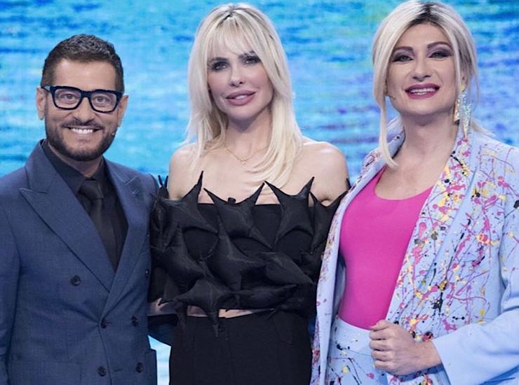 Enrico Papi con Ilary Blasi e Vladimir Luxuria