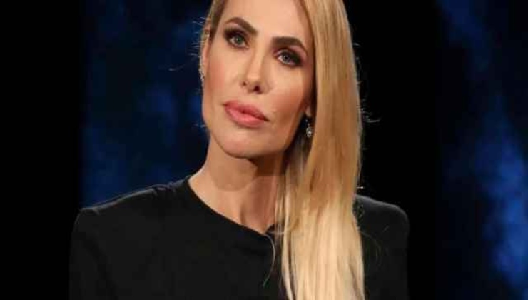 Ilary Blasi fuori da Mediaset