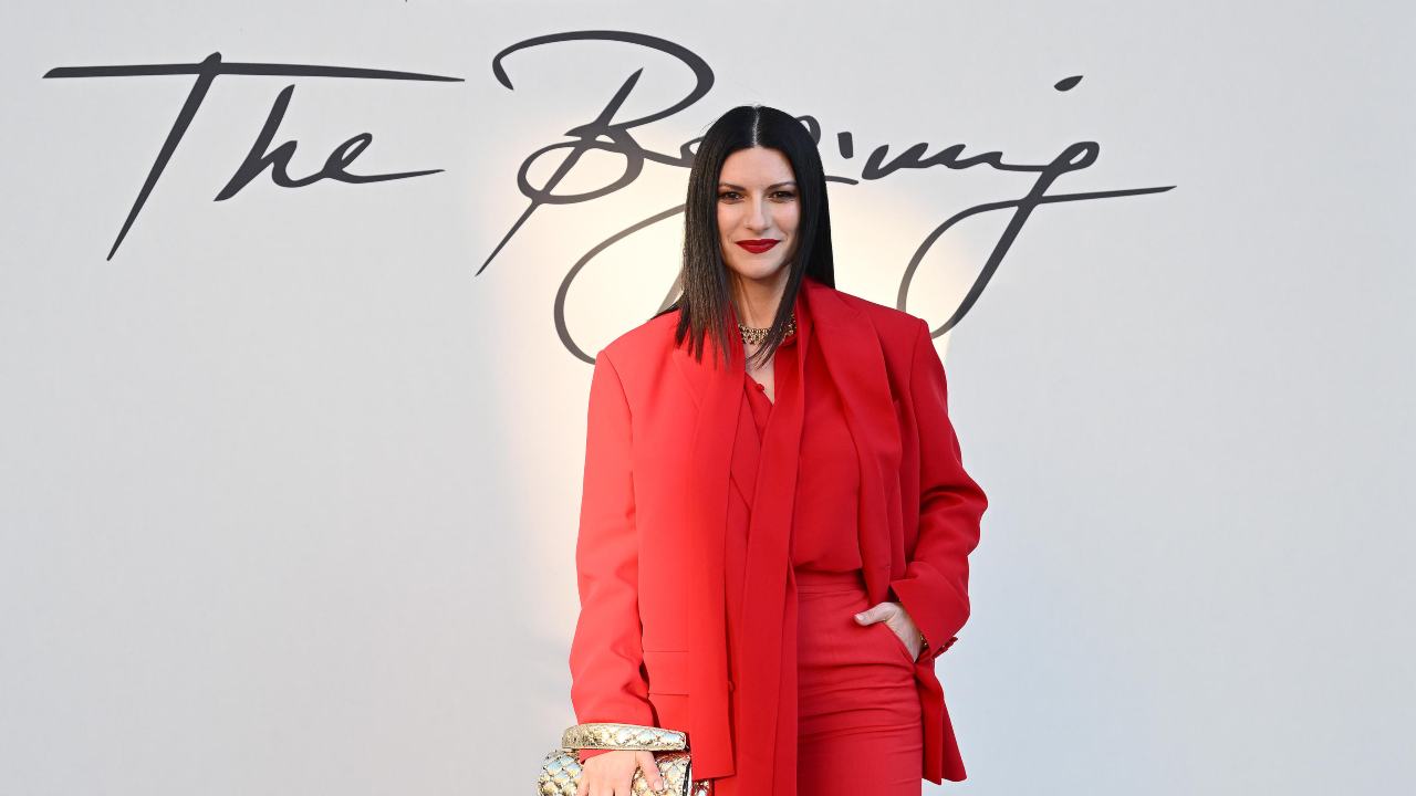 Laura Pausini tailleur rosso