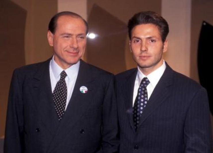 Pier Silvio Berlusconi, perché non ha parlato al funerale del padre