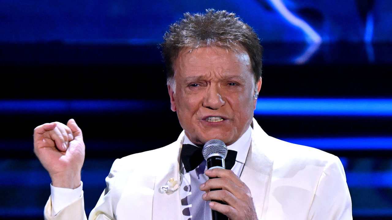 Massimo Ranieri canta