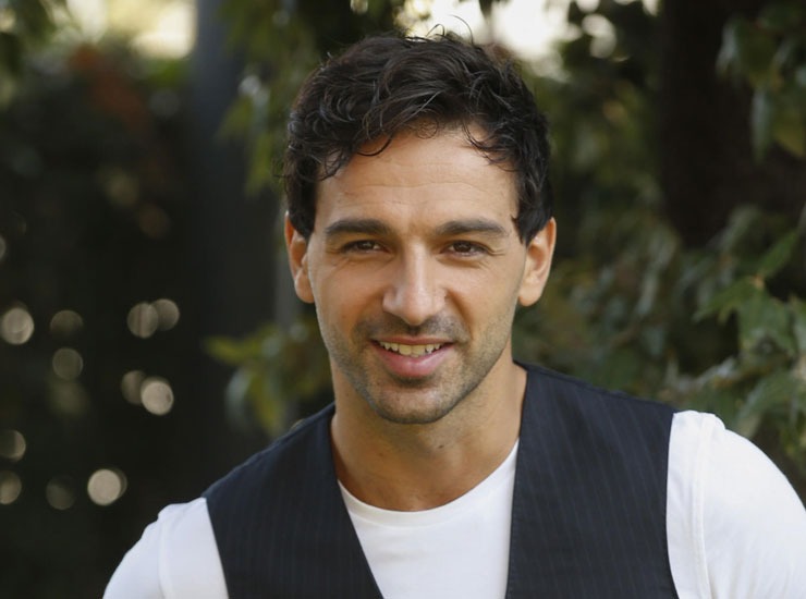 Raimondo Todaro sorride