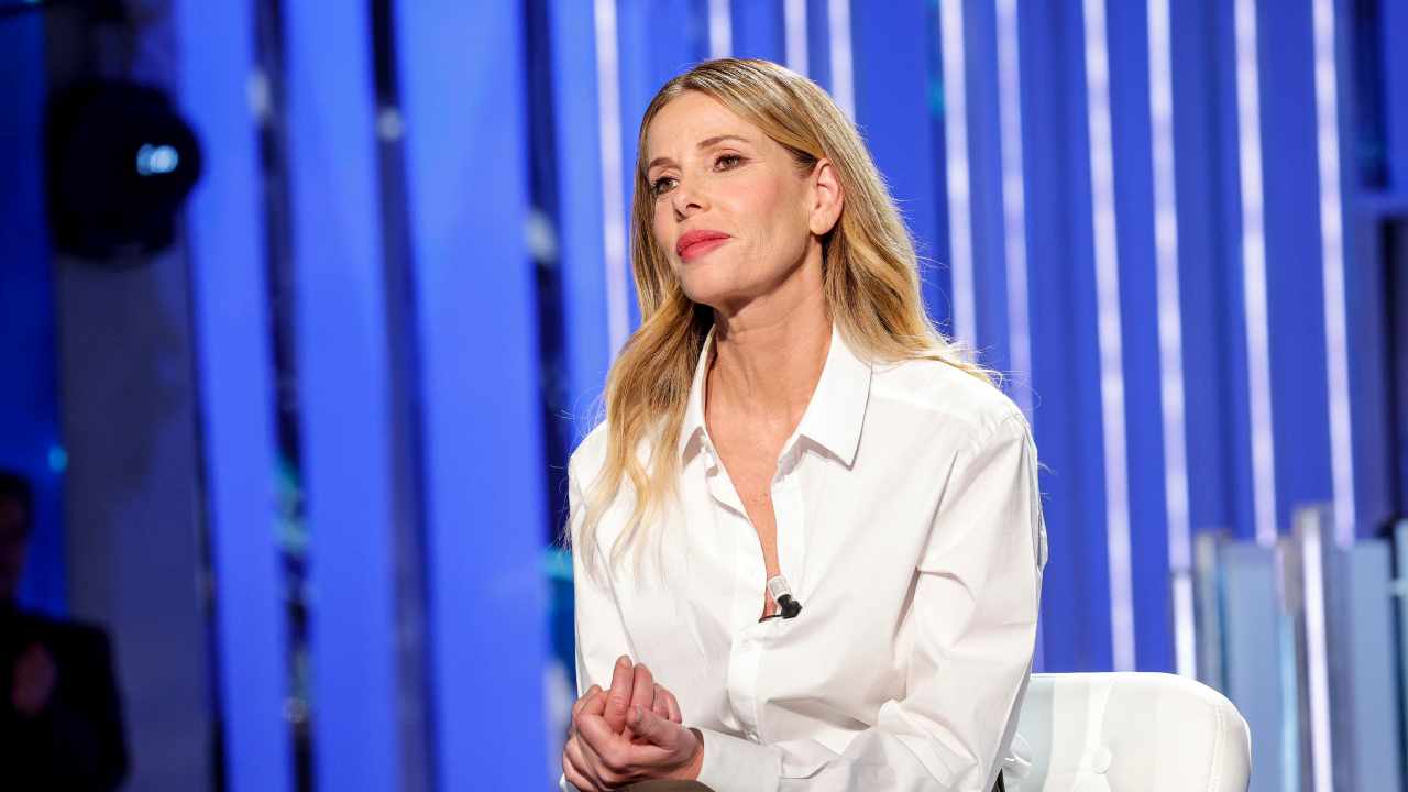 Alessia Marcuzzi camicia bianca
