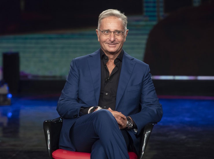 Paolo Bonolis sorride