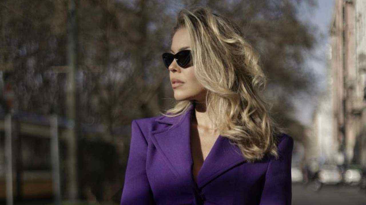 Costanza Caracciolo giacca viola