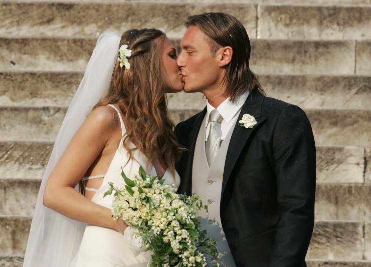 Ilary Blasi e Francesco Totti durante il matrimonio