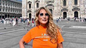 Jo Squillo alla parata del pride di Milano