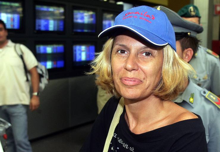 Maria Teresa Ruta cappello azzurro