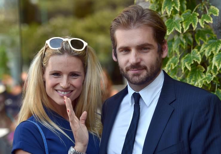 Michelle Hunziker e Tomaso Trussardi abiti blu