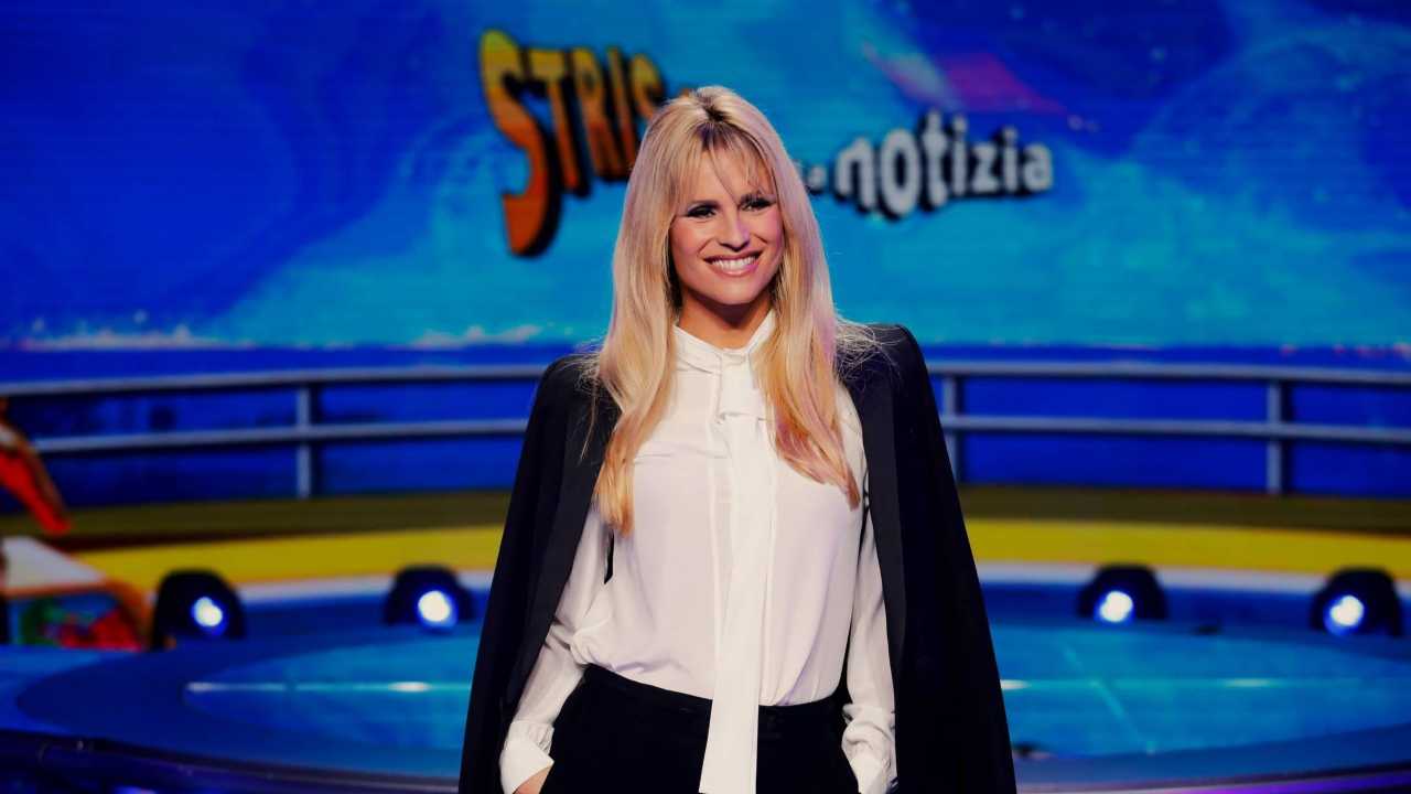 Michelle Hunziker conduce Striscia la Notizia