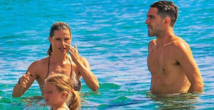 Michelle Hunziker e Tommaso Zorzi in vacanza in Sardegna