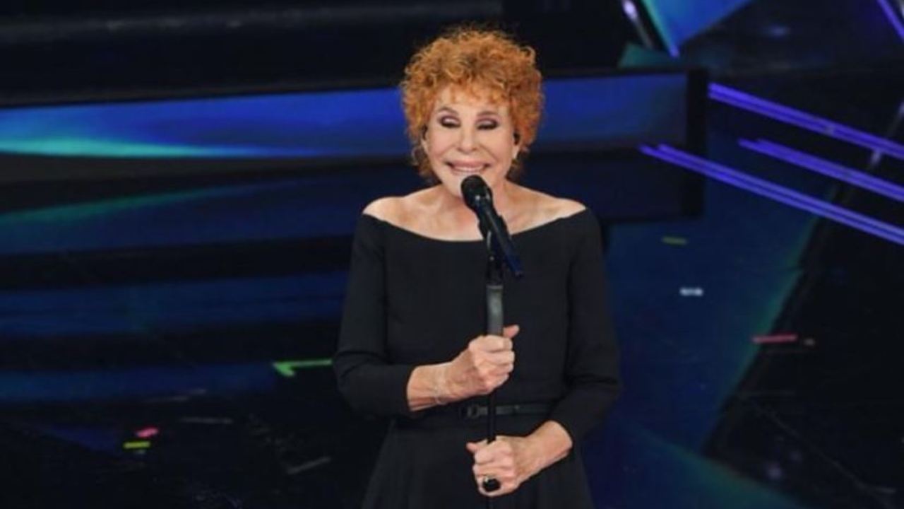 Ornella Vanoni si esibisce