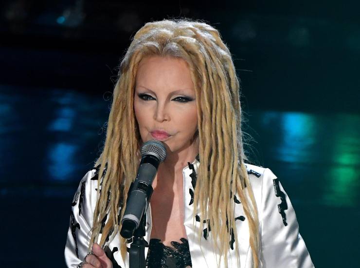 Patty Pravo si esibisce a Sanremo