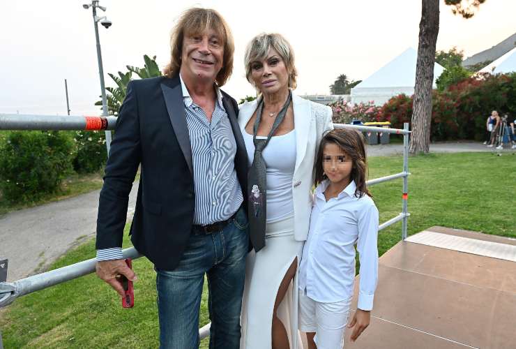 Enzo Paolo Turchi Carmen Russo e Maria