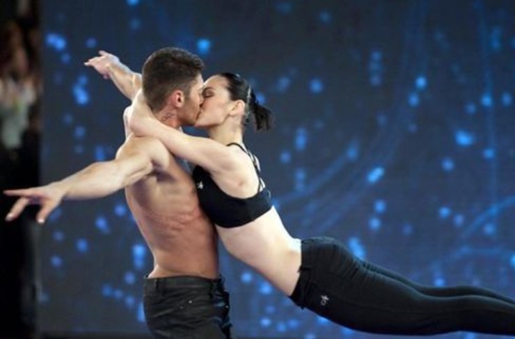 Giulia Pauselli e Stefano De Martino bacio