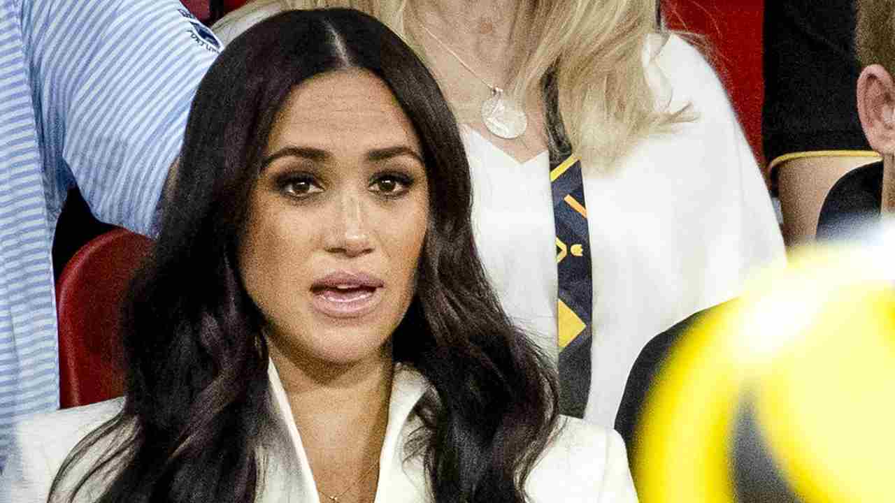 Meghan Markle camicia bianca