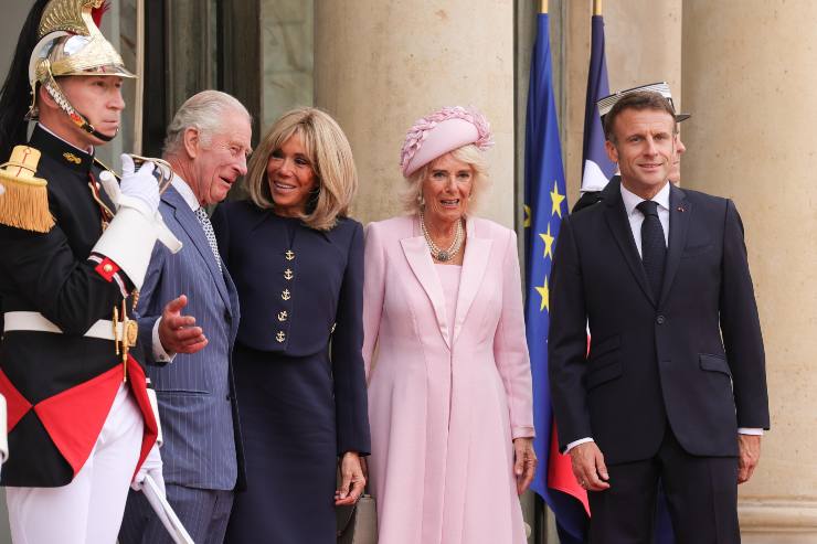 Re Carlo Macron e mogli