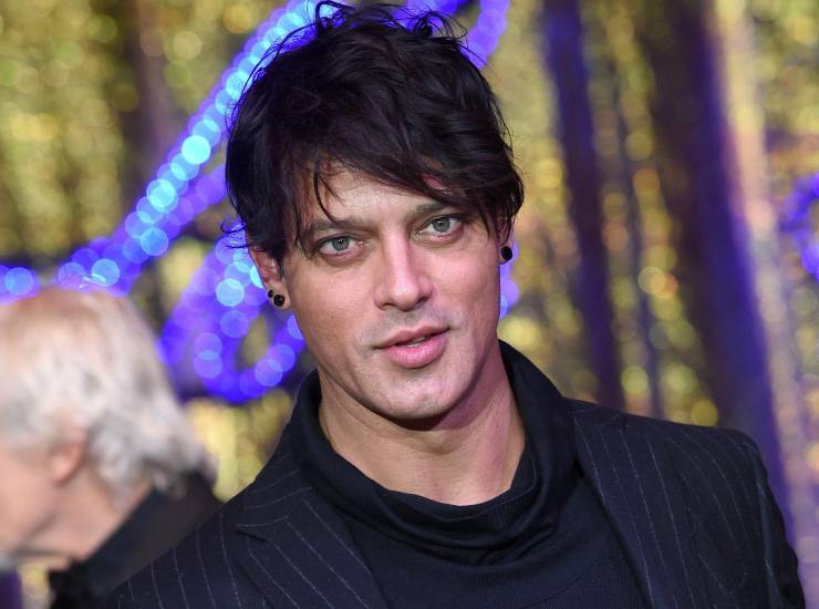 Gabriel Garko capelli lunghi