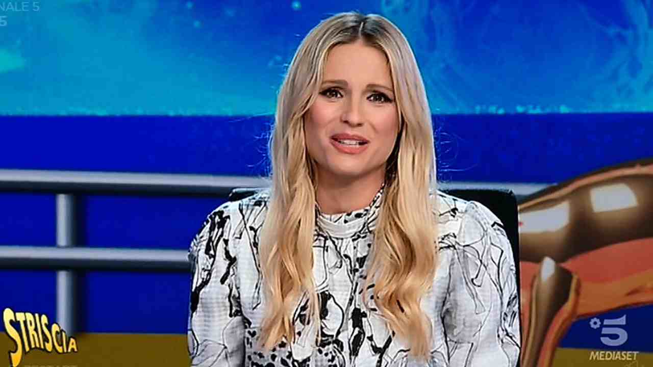 Michelle Hunziker camicia fantasia